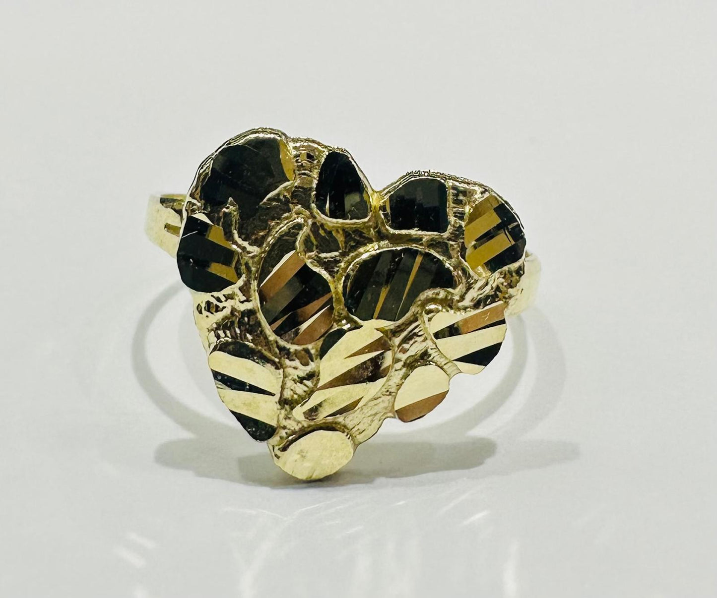 10K GOLD HEART NUGGET RING- WEIGHT: 1.6gm