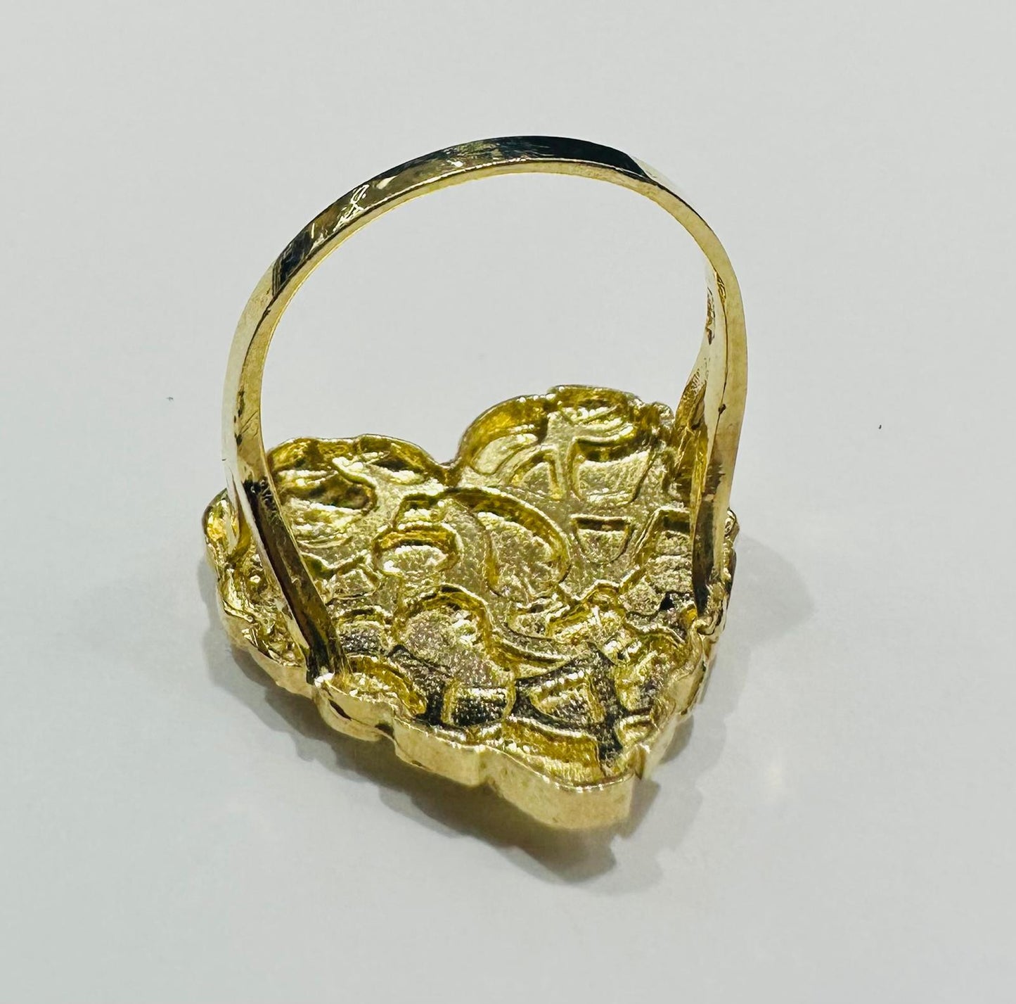 10K GOLD HEART NUGGET RING- WEIGHT: 3.8gm