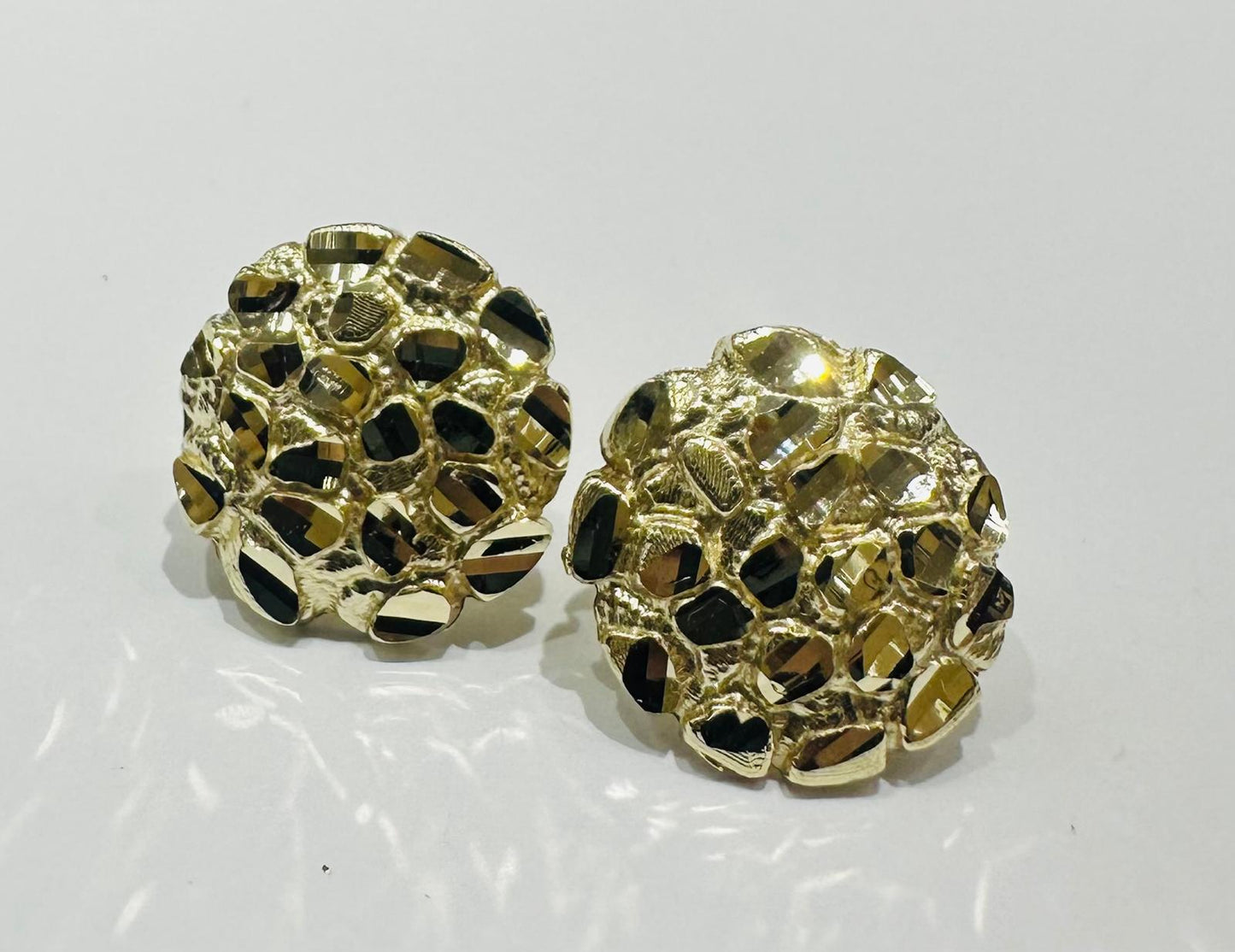 10K GOLD ROUND NUGGET EARRINGS- WEIGHT: 2.2gm