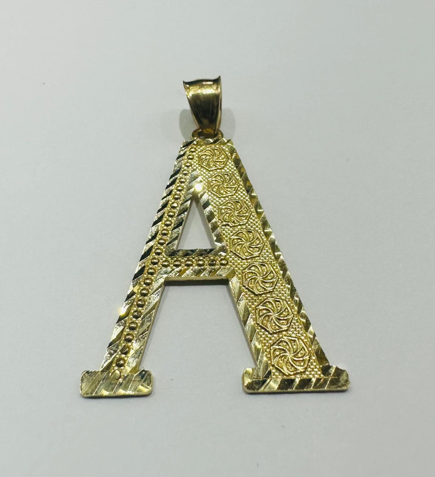 10K GOLD INITIAL "A" PENDANT- WEIGHT: 3.3gm