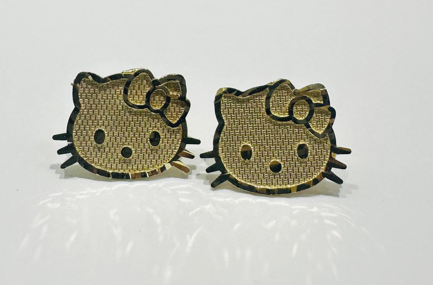 10K GOLD KITTY EARRINGS- WEIGHT: 1.8gm