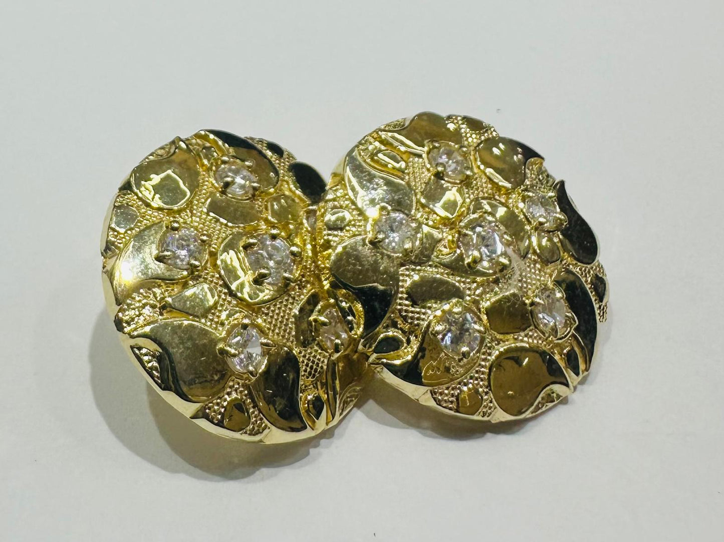 10K GOLD ROUND WHITE SAPPHIRE EARRINGS- WEIGHT: 3.8gm