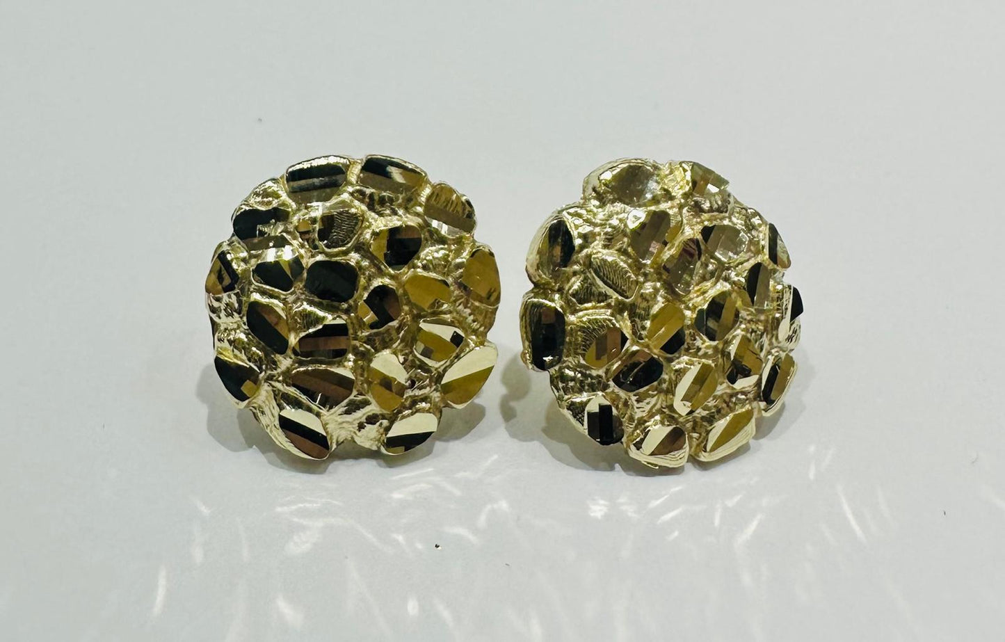 10K GOLD ROUND NUGGET EARRINGS- WEIGHT: 2.2gm