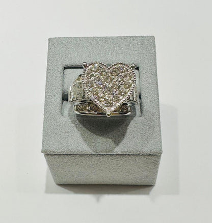 10K WHITE GOLD NATURAL DIAMOND HEART RING- WEIGHT: 3.000CT