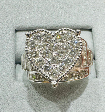10K WHITE GOLD NATURAL DIAMOND HEART RING- WEIGHT: 2.00CT