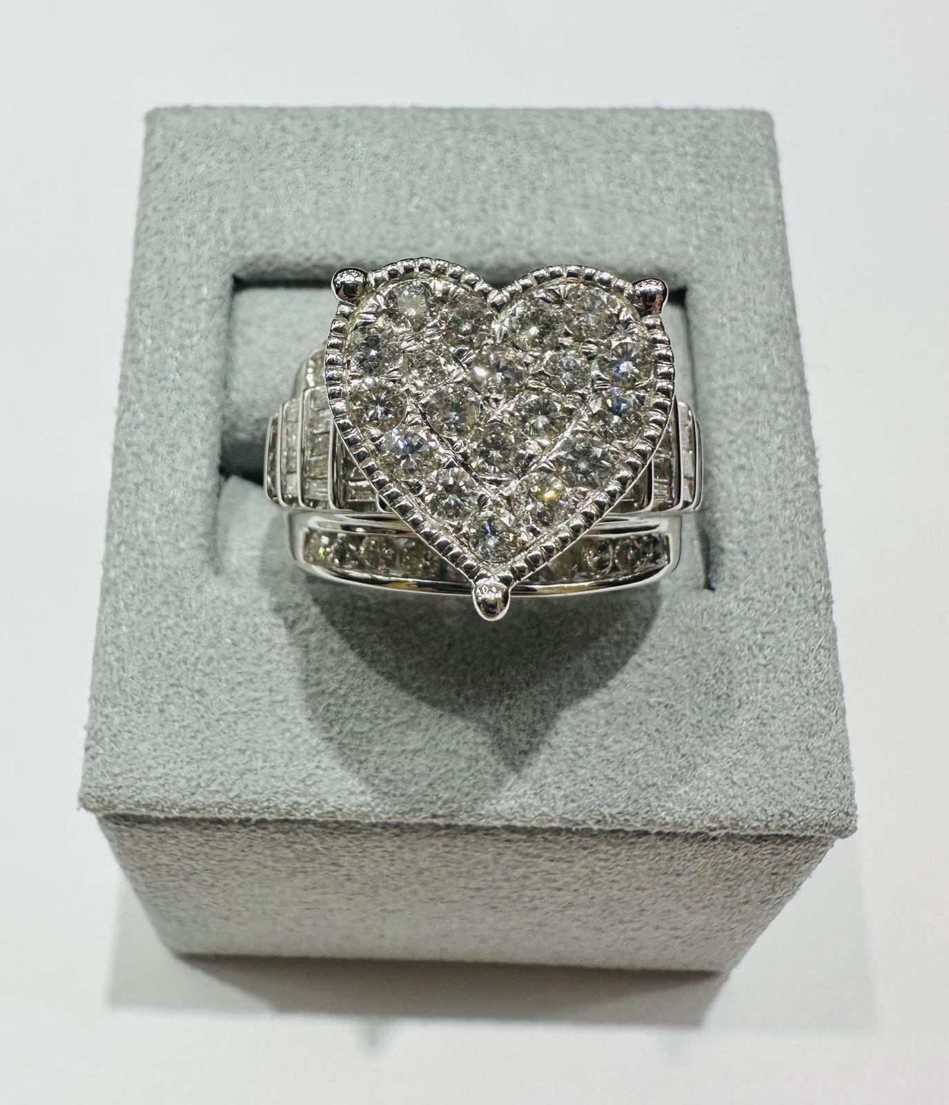 10K WHITE GOLD NATURAL DIAMOND HEART RING- WEIGHT: 2.00CT