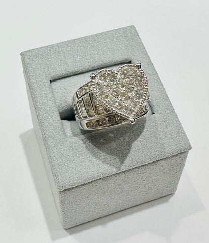 10K WHITE GOLD NATURAL DIAMOND HEART RING- WEIGHT: 2.00CT