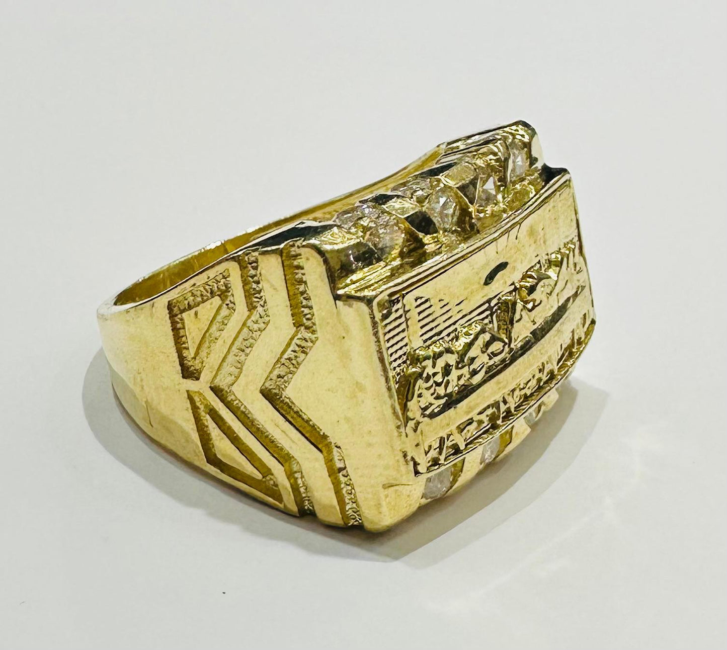10K GOLD LAST SUPPER RING WITH CZ STONES- WEIGHT: 9.0gm