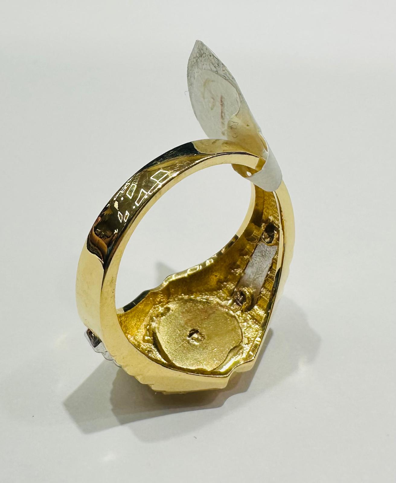 14K GOLD TWO TONED CROSS RING- WEIGHT: 6.0gm