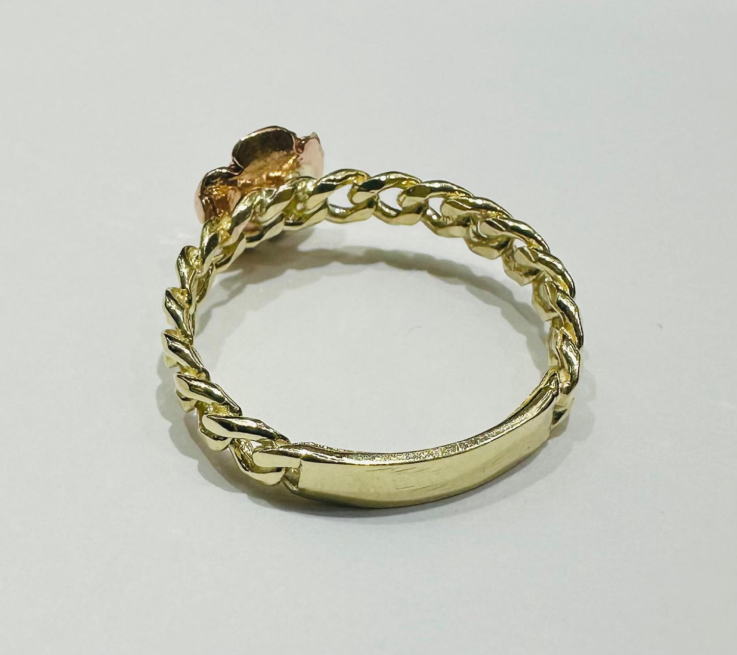 10K GOLD TWO TONED FLOWER RING- WEIGHT: 3.0gm