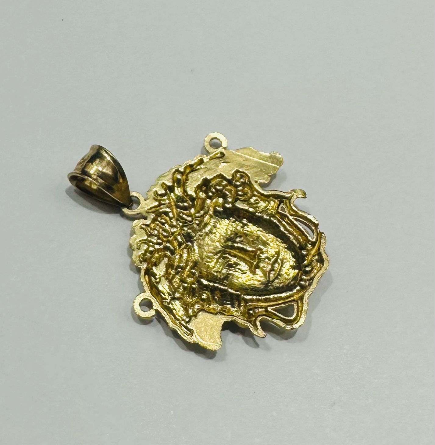 10K GOLD MEDUSA HEAD PENDANT- WEIGHT: 3.0gm