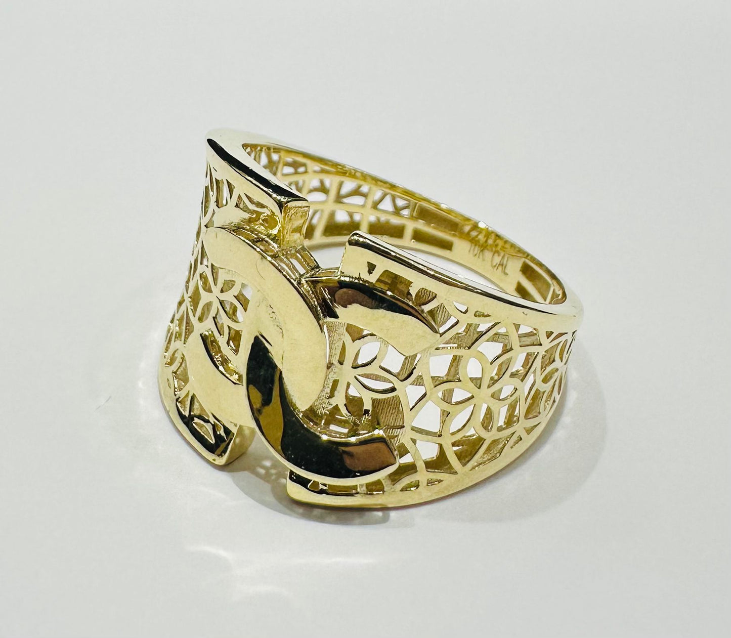 10K GOLD RING- WEIGHT: 2.3gm