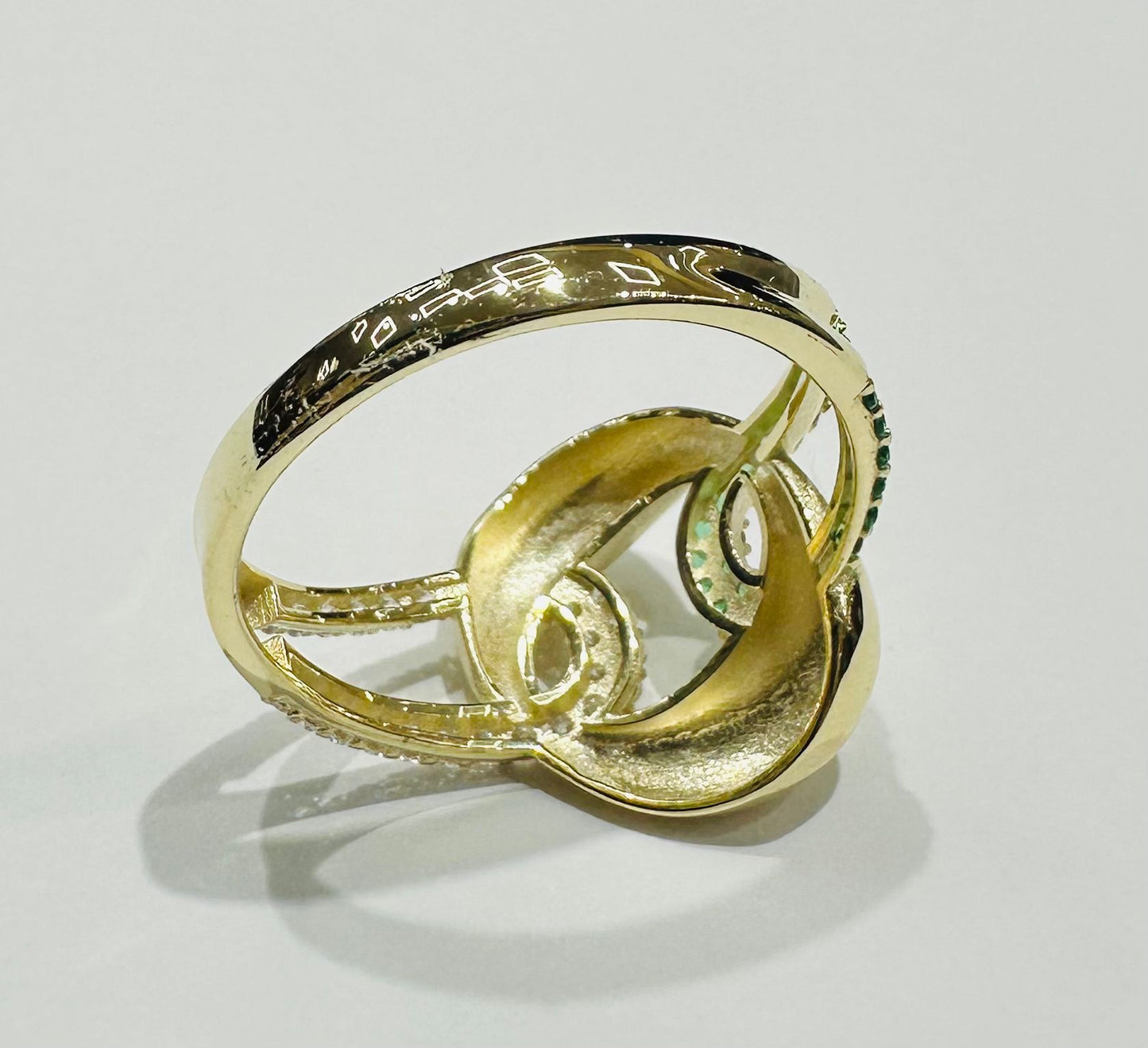 10K GOLD RING WITH SAPPHIRE STONES-WEIGHT: 1.9gm
