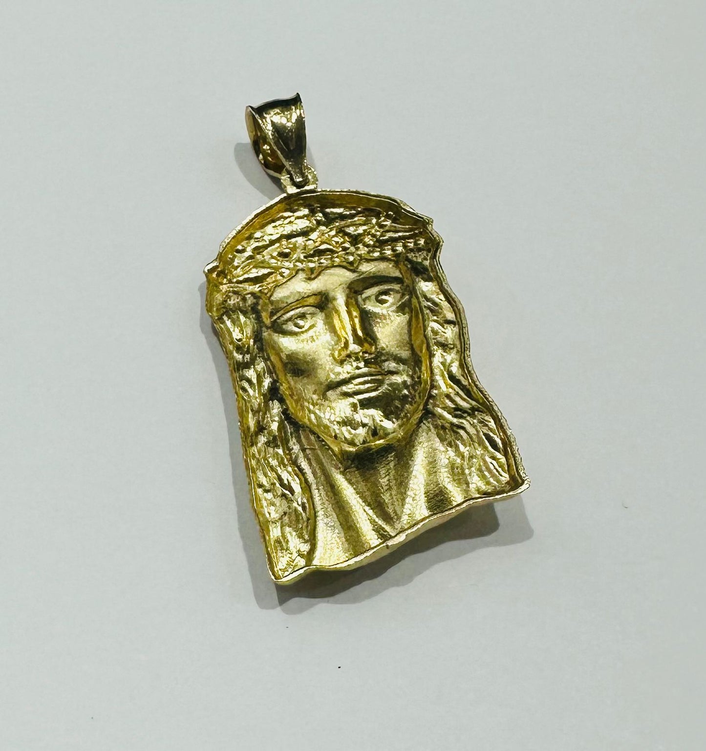 10K GOLD JESUS FACE PENDANT- WEIGHT: 3.4gm